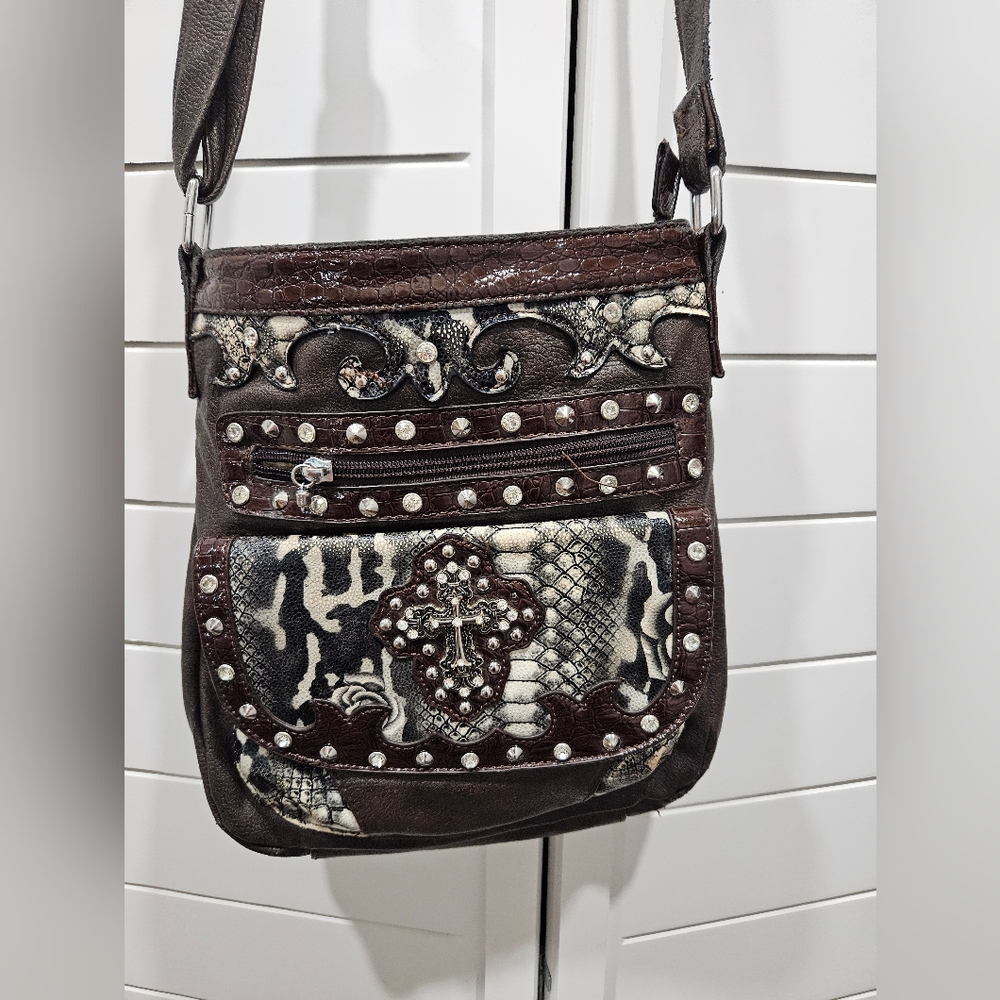 Cross-body purse